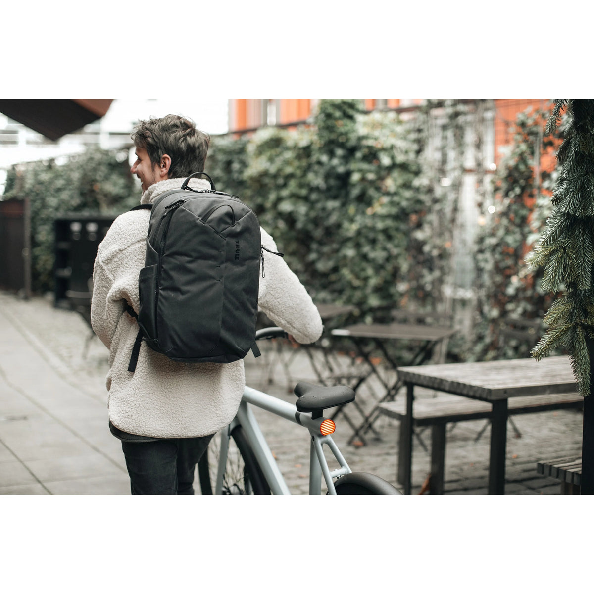Black Carrying Case Backpack for 12.9" to 16" MacBook O8539