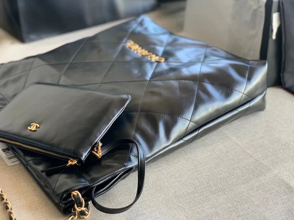 Black Handbag T9230