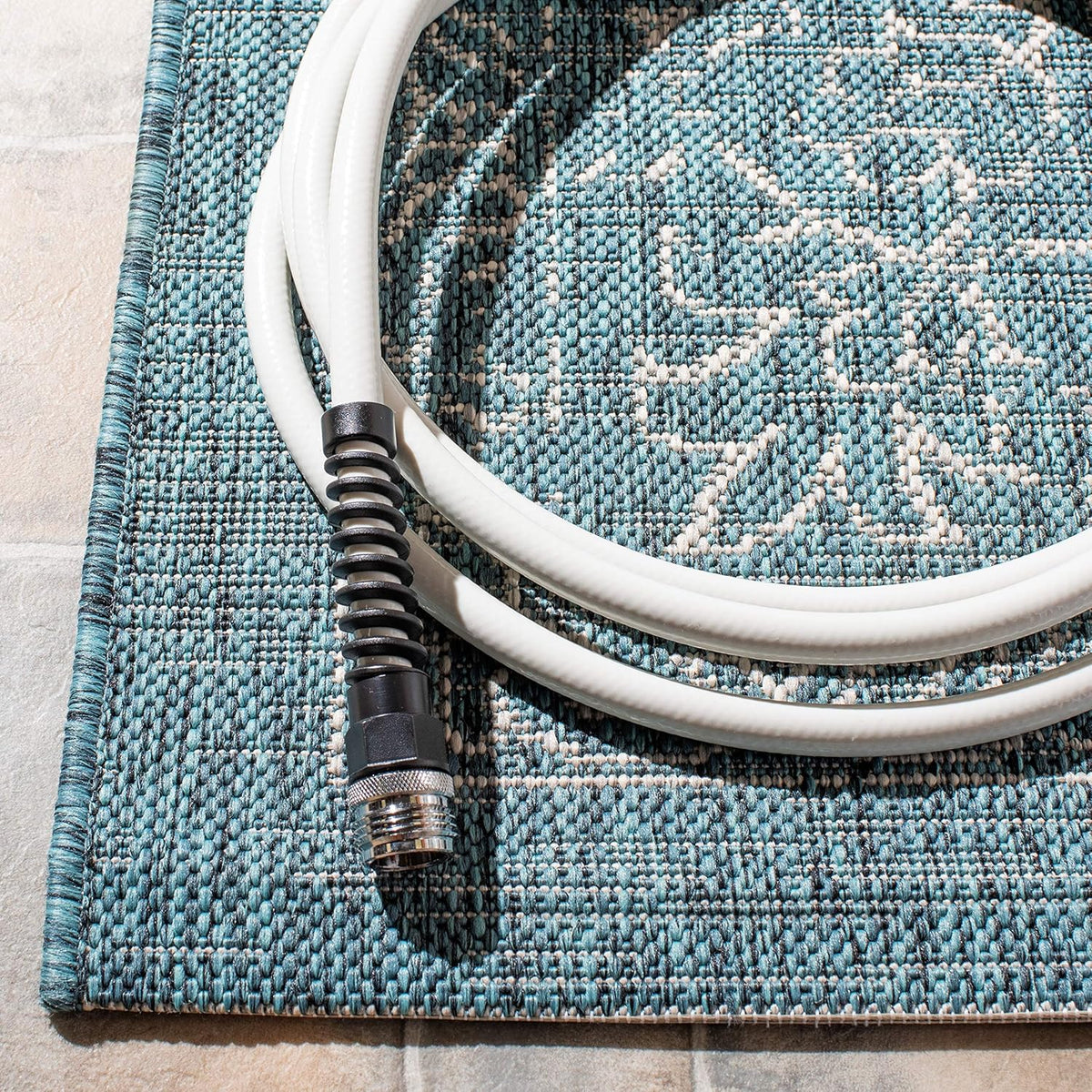 6'7" x 9'6" Turquoise Area Rug Z265