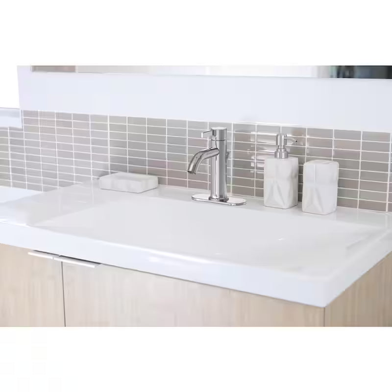 Single-Handle Single-Hole Bathroom Faucet in Chrome W167507