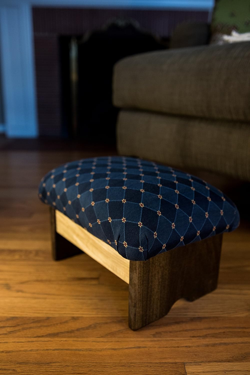 Padded Foot Stool B1113