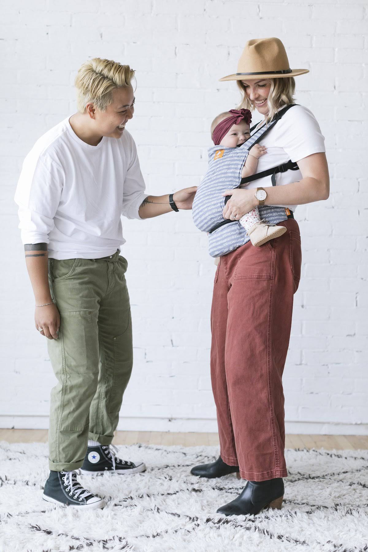 Compact Lightweight Baby Carrier with Carry Pouch S5771