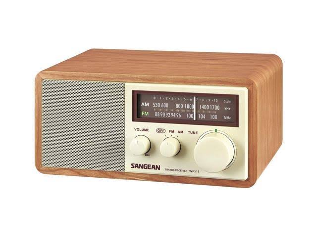 Wood Cabinet AM/FM Table Top Analog Radio I74400