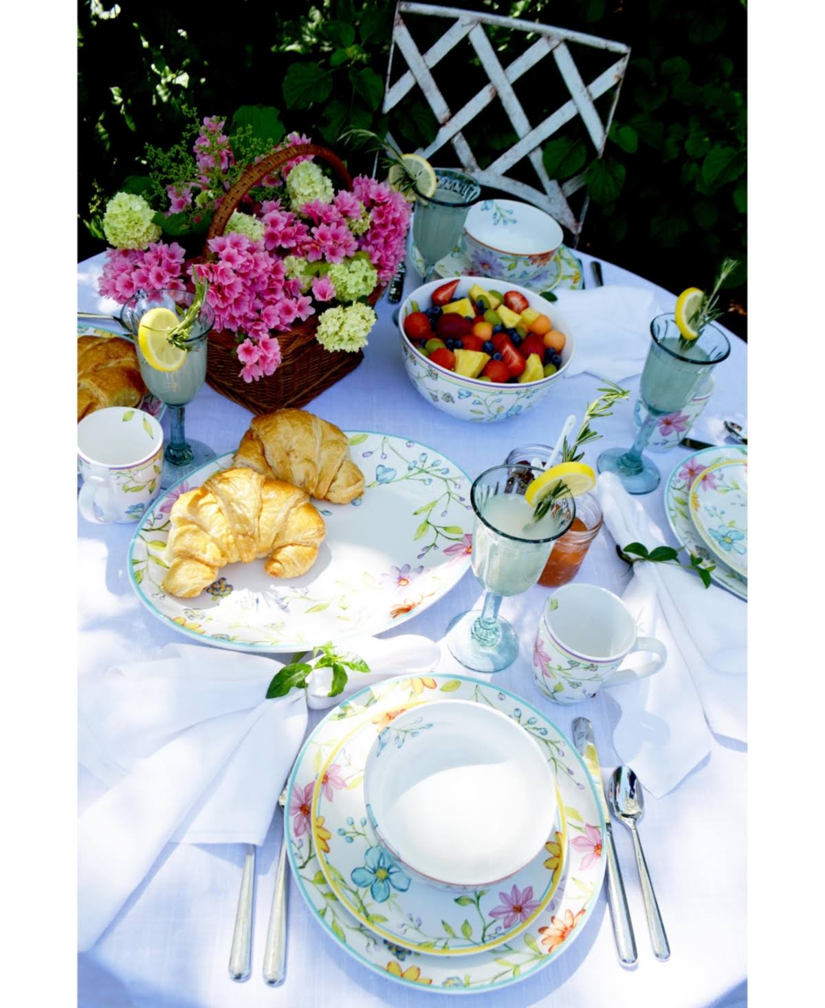16 Piece Multicolor Dinnerware Set F5098