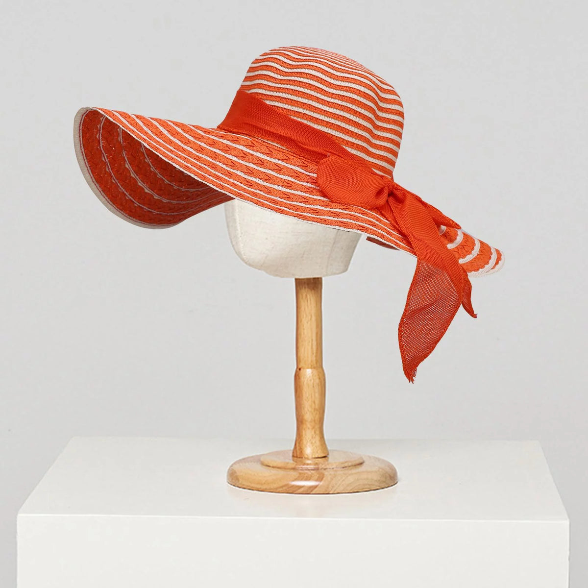 Portable Hat Display Holder with Wood Base 39cm U774