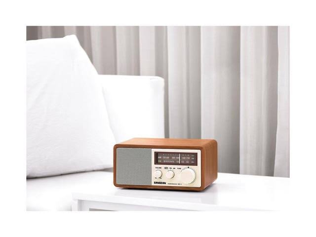 Wood Cabinet AM/FM Table Top Analog Radio I74400