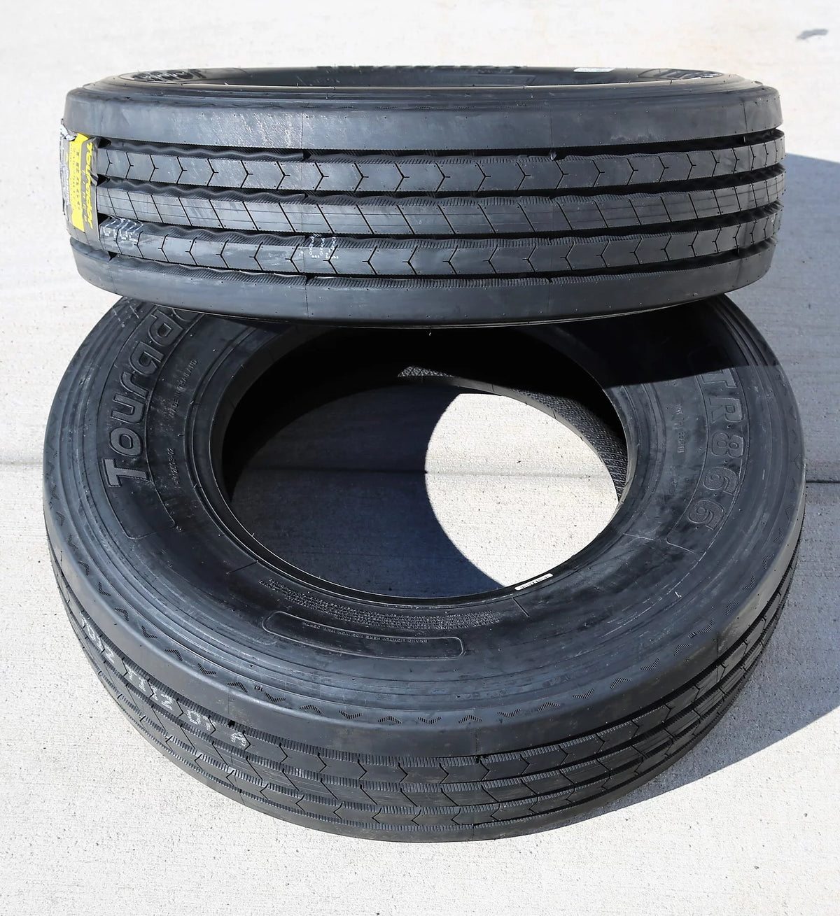 225/70R19.5 14 Ply Commercial Tire R612